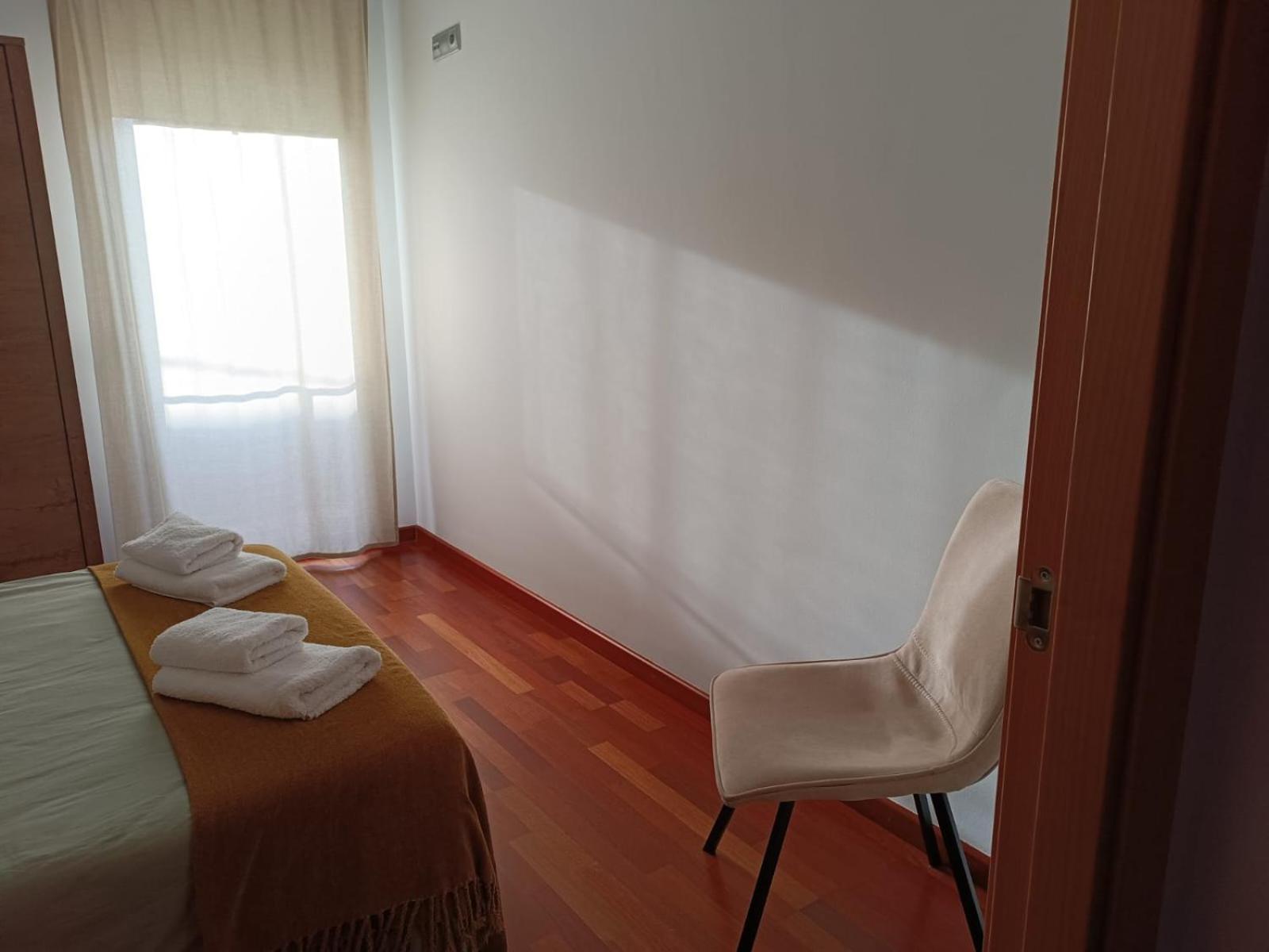 דלטברה Apartamento Plaza De La Iglesia מראה חיצוני תמונה